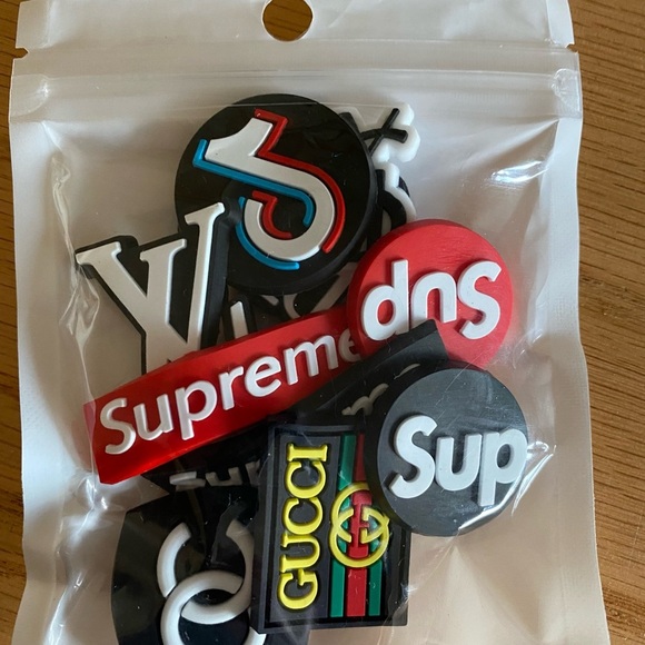 NEW Set of 10 Shoe or Bracelet Charms. NEW in package - Picture 2 of 7